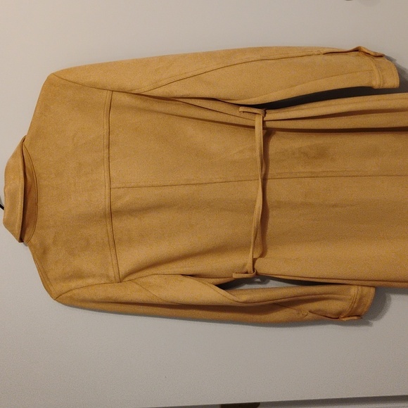 🌼 Coat 🌼 - Picture 2 of 9